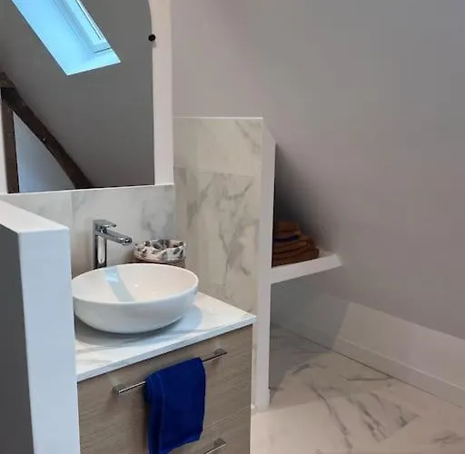 Magnifique Maison Au Coeur De La Campagne Normande بيت للعطل